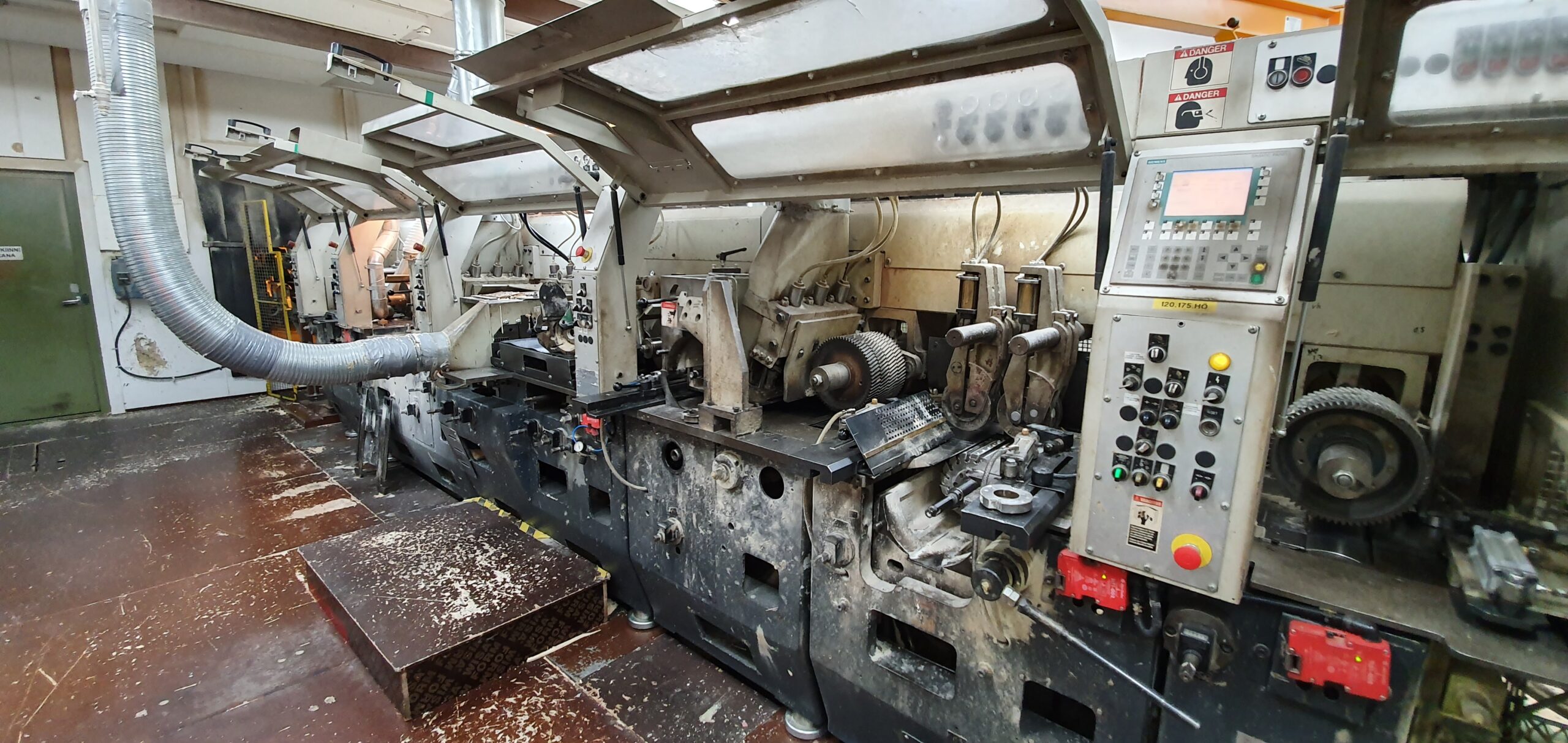 Waco Maxi 2003, High-speed planer speed 350 m/min, 7 spindles, max width 300 mm, max hight 150 mm,