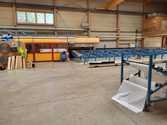 Year of construction: end of 2019 Including the entire used Hundegger Pick & Feed system Year of construction: 2019 Equipped with Hundegger K2 Industrial Fully automatic feed through the Pick & Feed system Saw