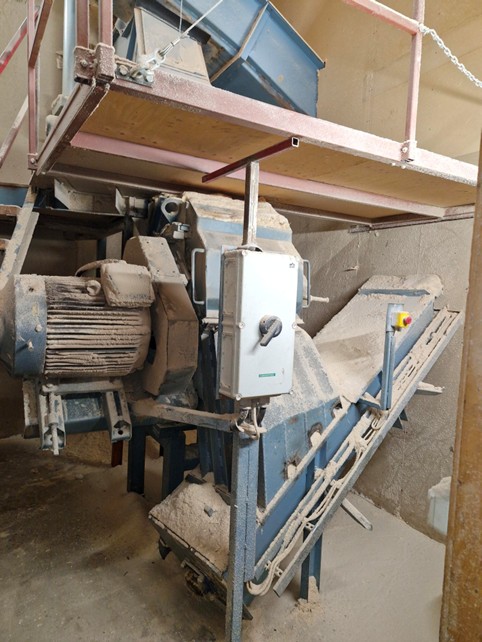 DRUM CHIPPER BRUKS 602 CS, opening size: 540 x 300 mm, Drum diameter 600 mm, Motor 26 kwh, Capacity 20 m3 of chips/hour. Good condition