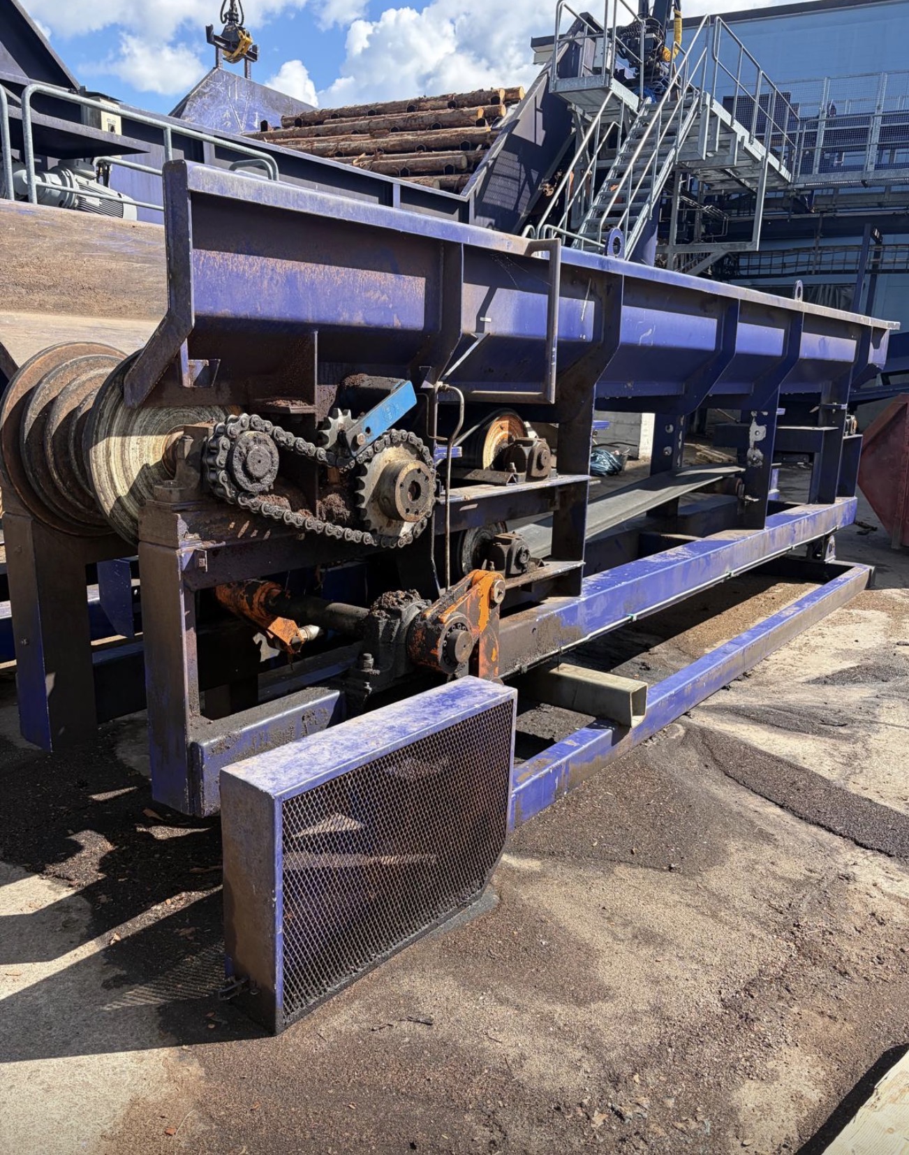 Log conveyor good condition.